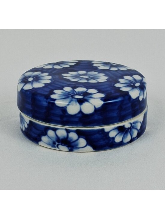 Unbranded Other - Unbranded Vietnamese Blue Floral Round Lidded Trinket Box